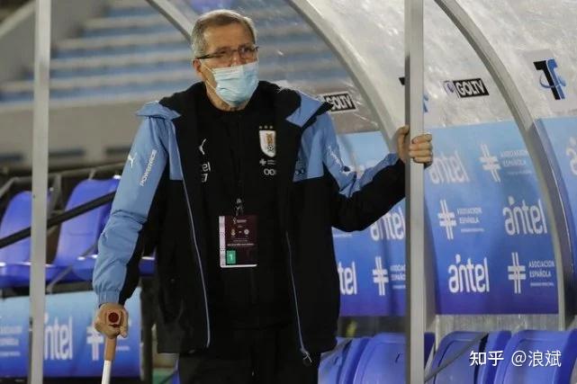 比赛过程中球队教练的调度成为关注焦点 比赛过程中球队教练的调度成为关注焦点