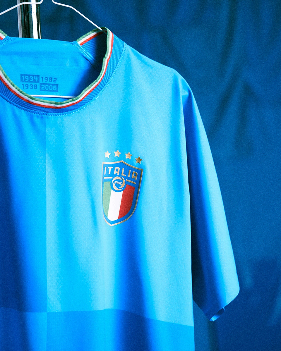 意大利足球俱乐部推出新赛季主场球衣设计 意大利足球俱乐部推出新赛季主场球衣设计