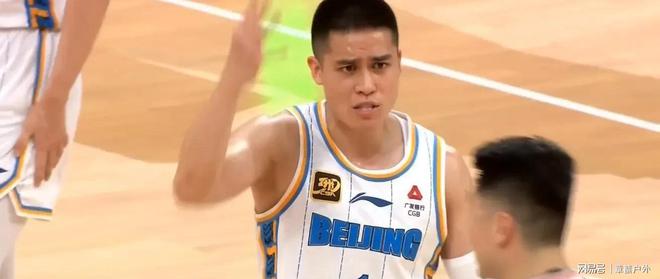 开云体育下载-球员个个发挥出色，为球队赢得荣耀