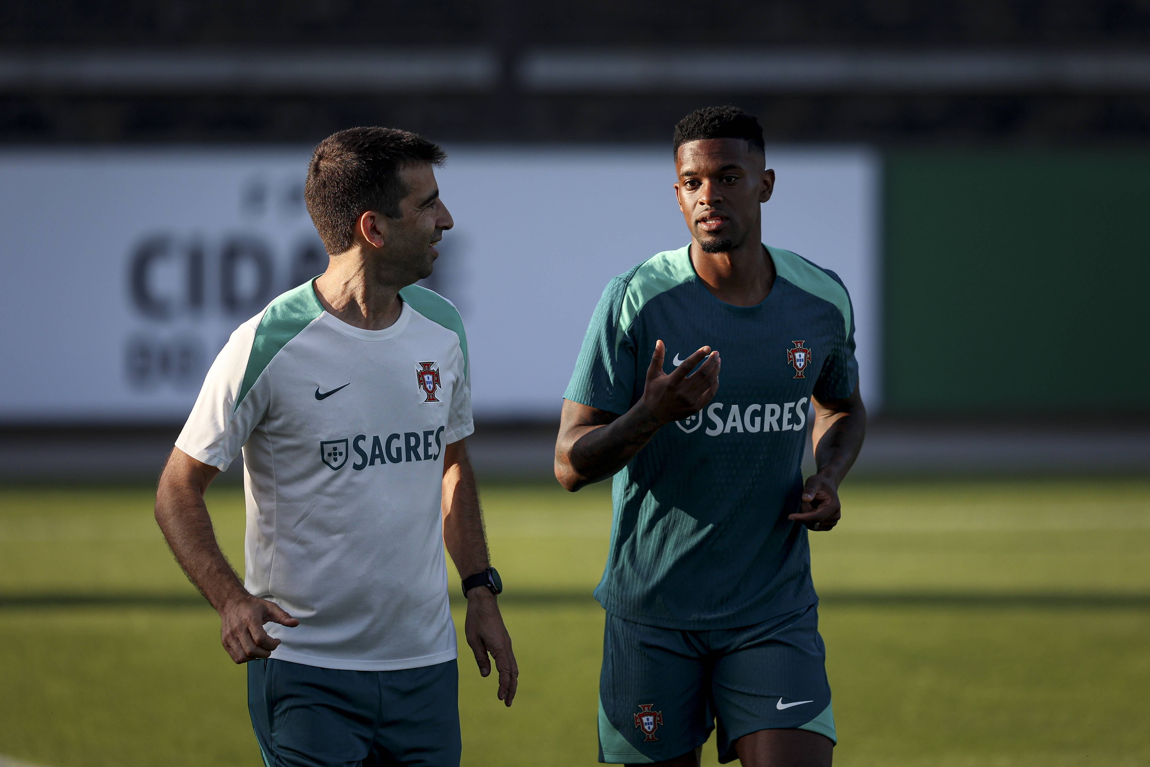 开云体育-葡萄牙队在国际足球比赛中掀起热潮