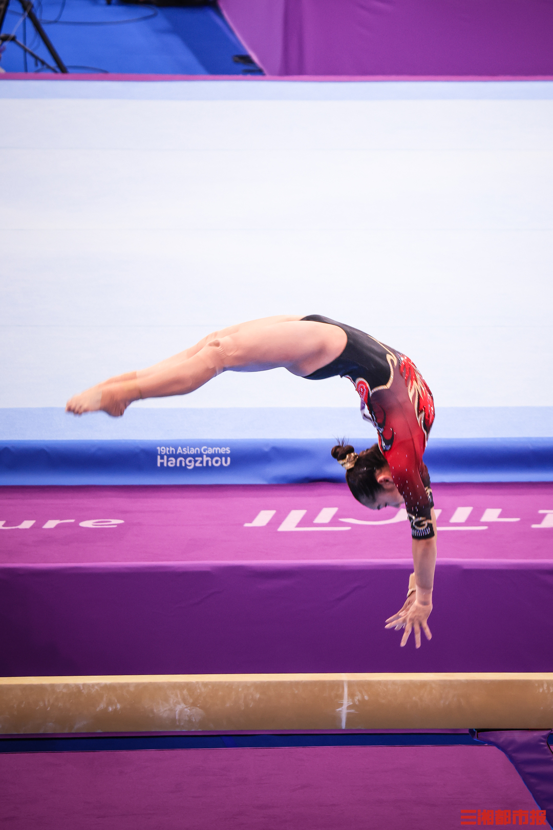 开云体育下载-运动员超越自我，创造历史新高