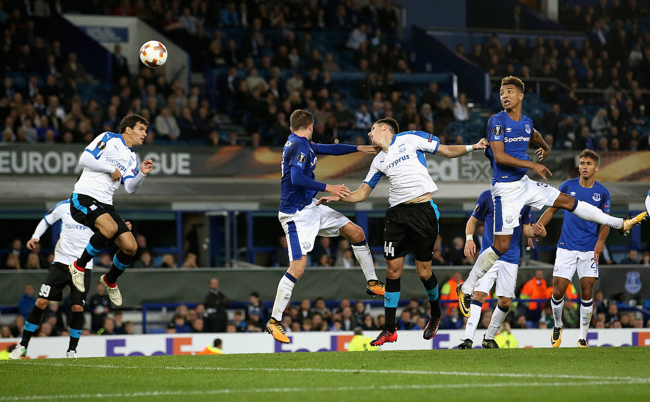 托特纳姆热刺主场平局,英超前四希望渐行渐远 托特纳姆热刺主场平局,英超前四希望渐行渐远