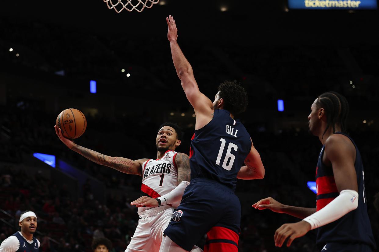 开云体育官方网站-开拓者主场大败，未能进入季后赛