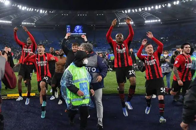 赛场上英雄辈出，球队以团队合作取得胜利