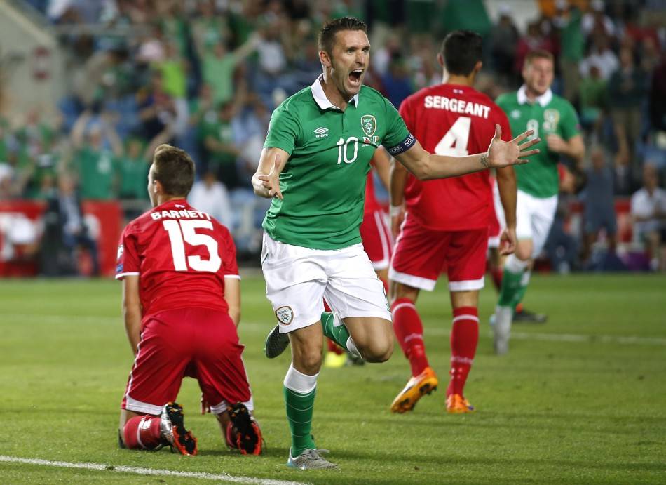 爱尔兰主场大比分战胜对手，实现领跑