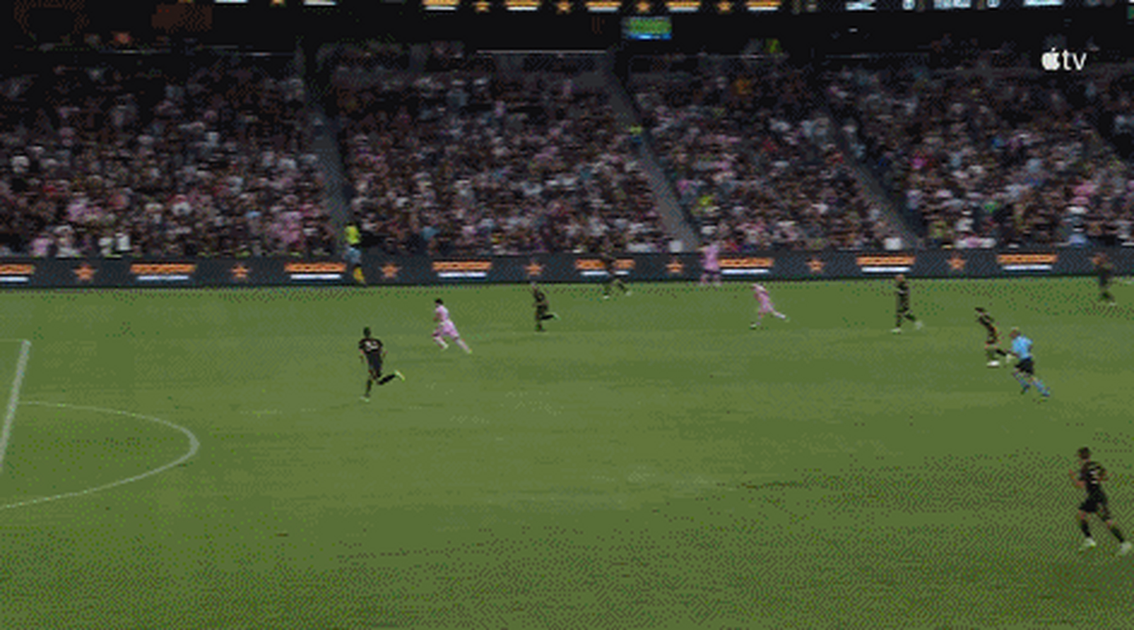 包含荷兰对奥地利，双方展开激烈争斗！的词条