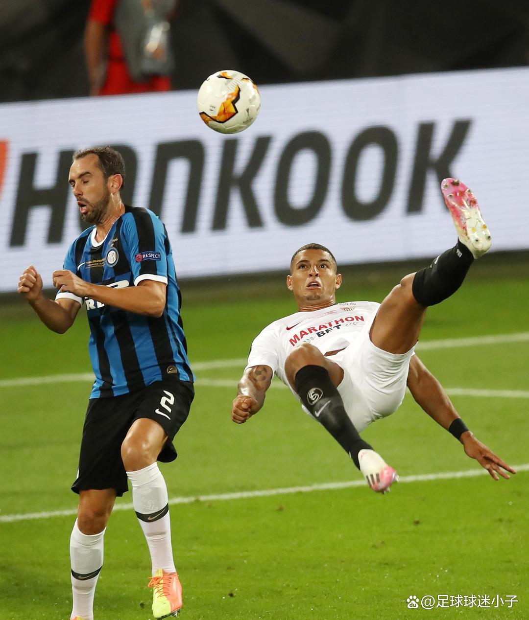 开云体育在线-斯洛伐克运动员在比赛中实现突破