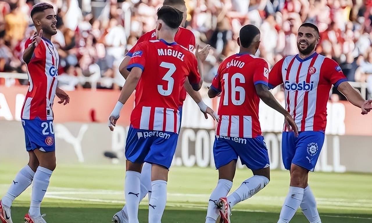 包含格拉纳达主场逼平塞尔塔，保持不败纪录的词条