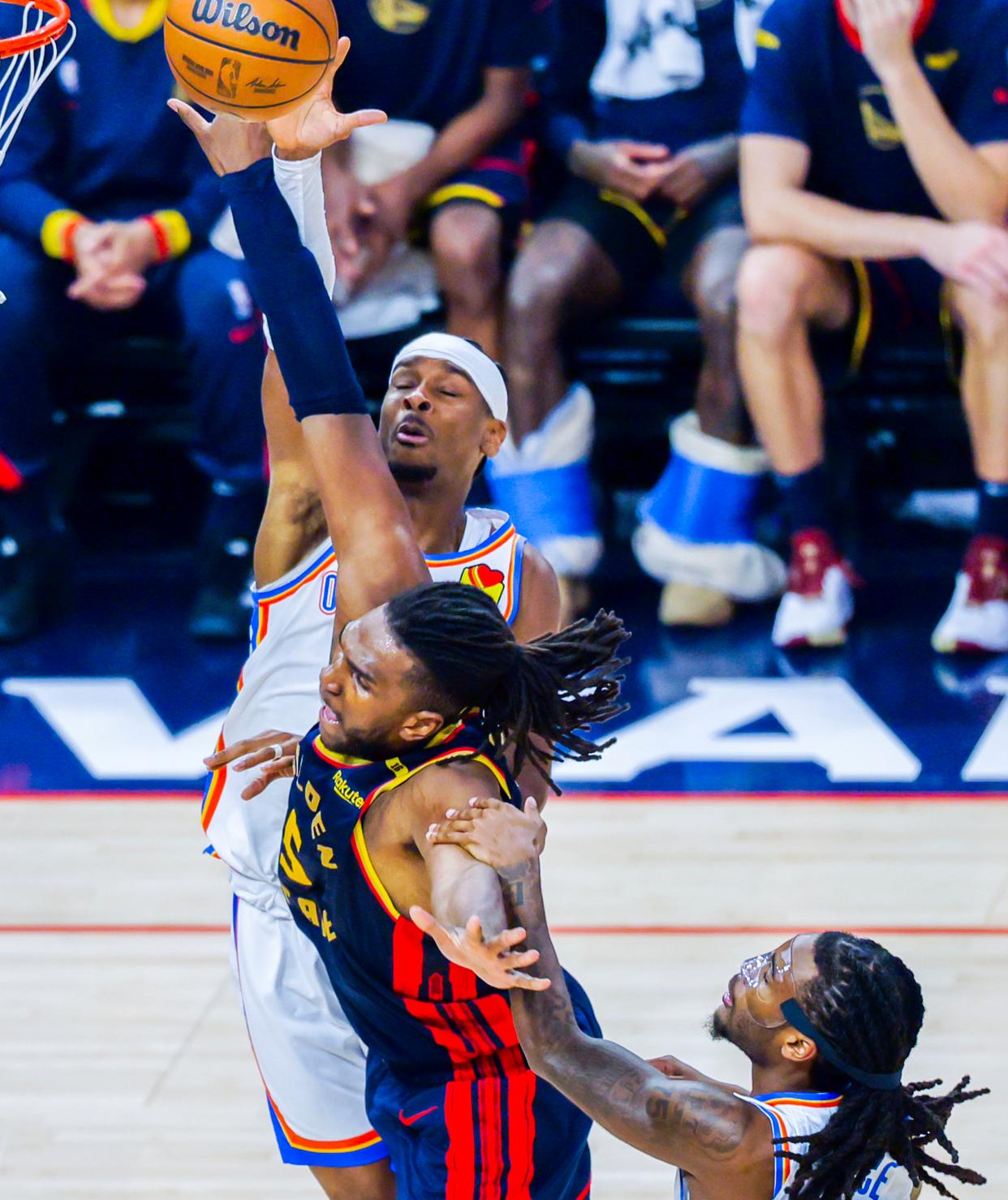 开云体育入口-篮球赛事经历激烈对抗，终见胜负