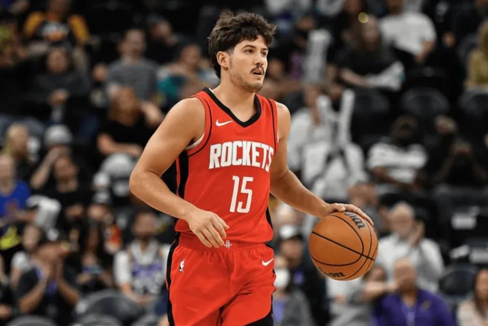 阵容轮换屡失手，实力待考的简单介绍