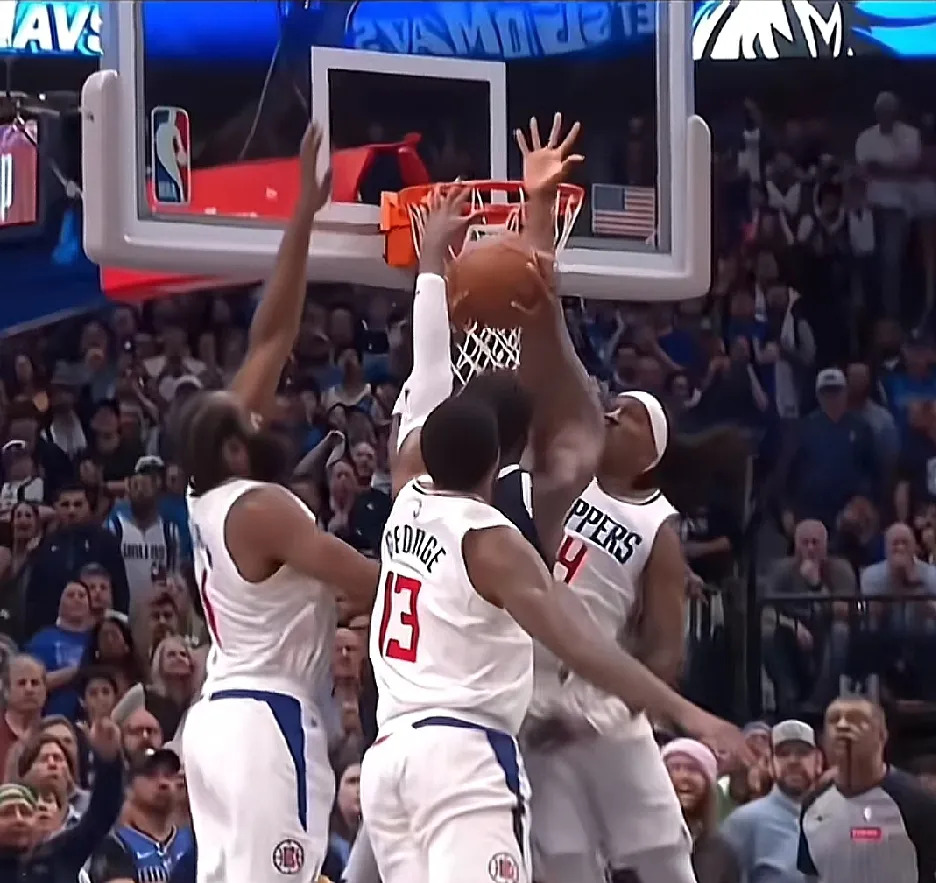 精妙的犯规战术，限制对手进攻表现