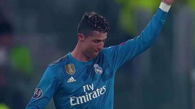 足球明星在比赛中发挥了核心作用