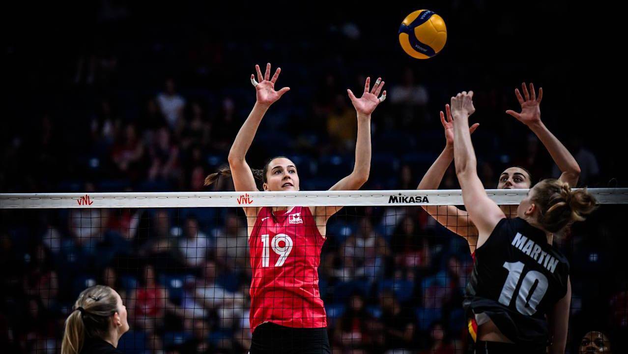 开云下载-加拿大队在排球比赛中实现逆转胜利