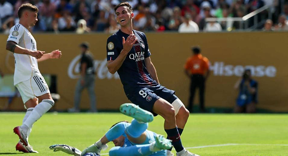 开云体育登录-巴黎圣日耳曼队员狂砍三球，轻松取胜