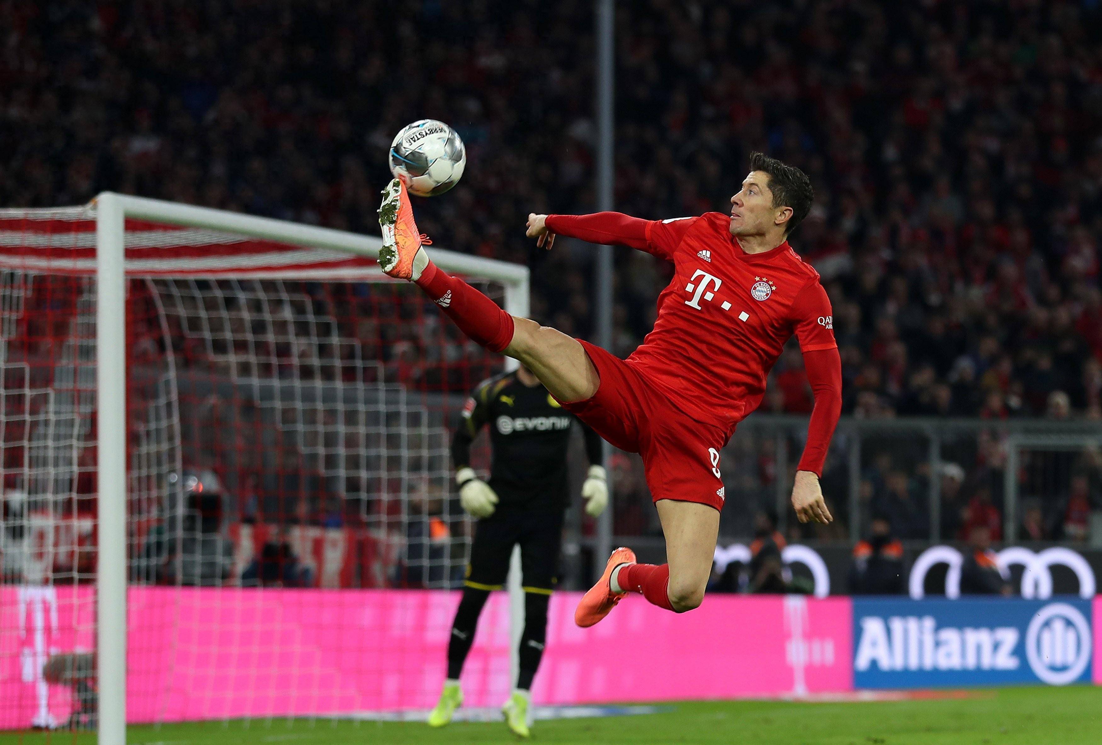 开云体育下载-巴塞罗那主场大胜瓦勒伦加，晋级欧冠八强！