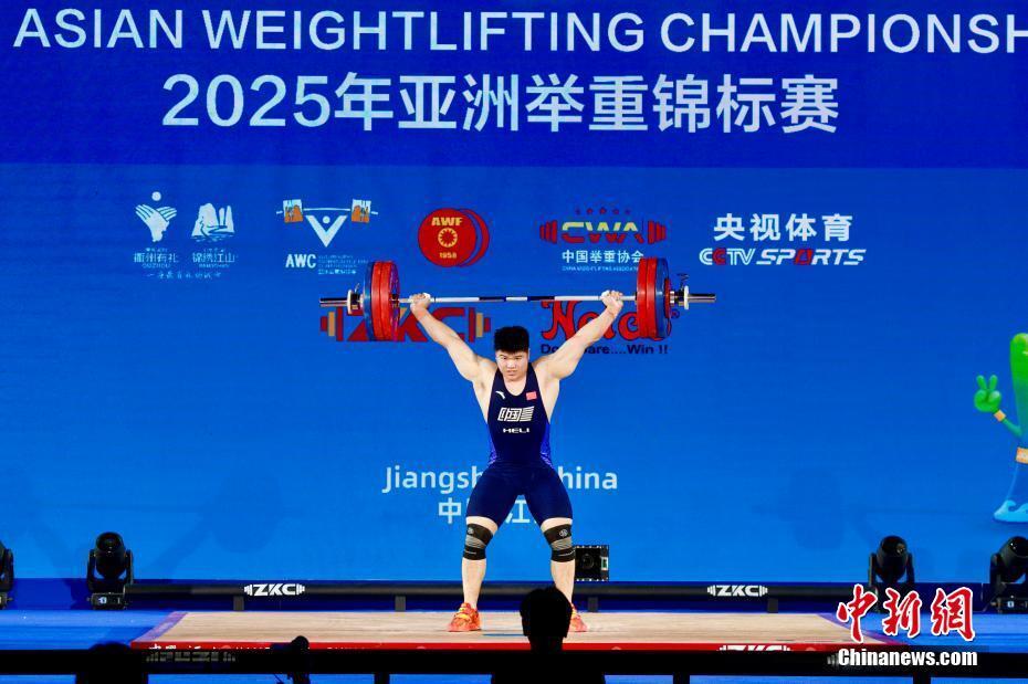 壮举！运动员在比赛中突破困境夺冠