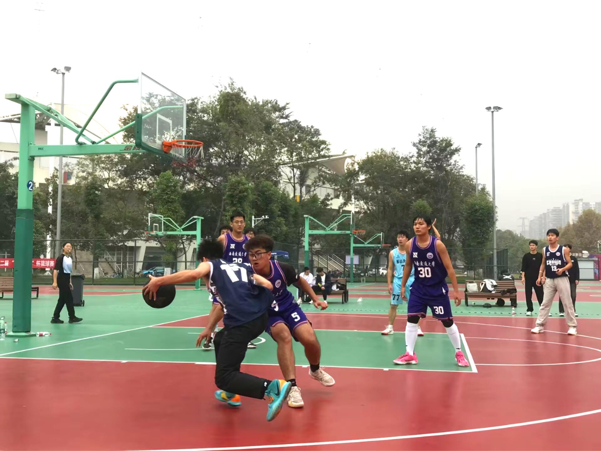 篮球特训营如火如荼进行中,学员成绩稳步提升 篮球特训营如火如荼进行中,学员成绩稳步提升