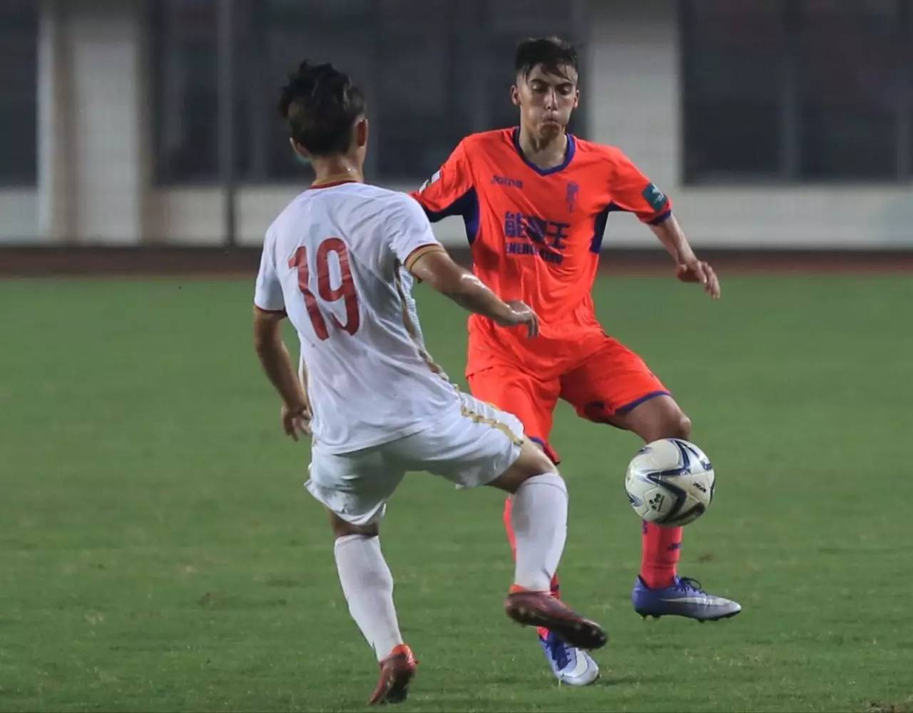 格拉纳达反击成功，逆转强势对手的简单介绍