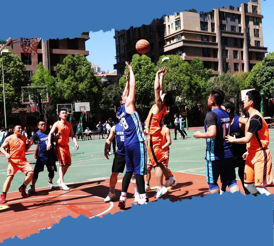 激烈的篮球比赛现场激发了观众热情 激烈的篮球比赛现场激发了观众热情