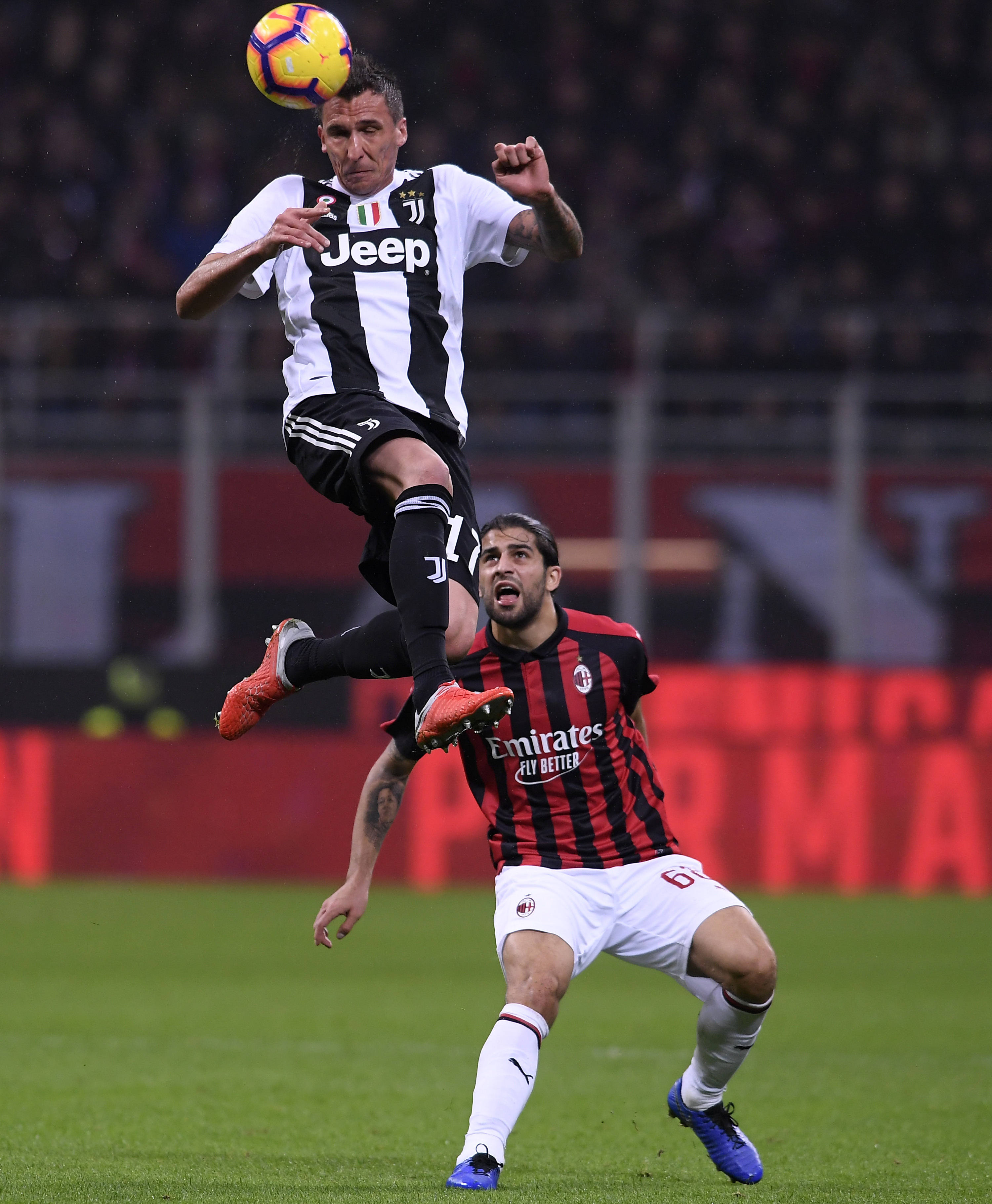 开云下载-意甲联赛大战：AC米兰成功击败对手