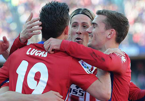 开云体育平台APP-格拉纳达外援大放异彩，单刀球破门率队获胜