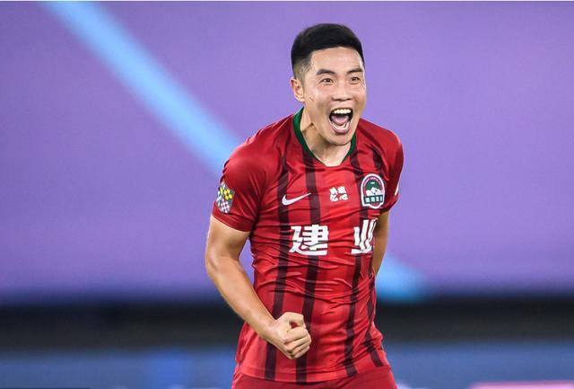 苏宁轻松战胜建业,继续领跑积分榜 苏宁轻松战胜建业,继续领跑积分榜