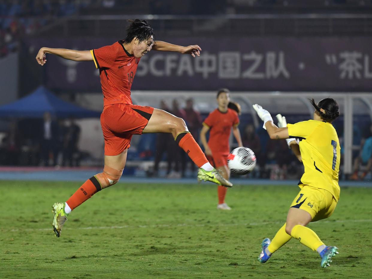 开云平台-国际足球比赛，女运动员斩获冠军