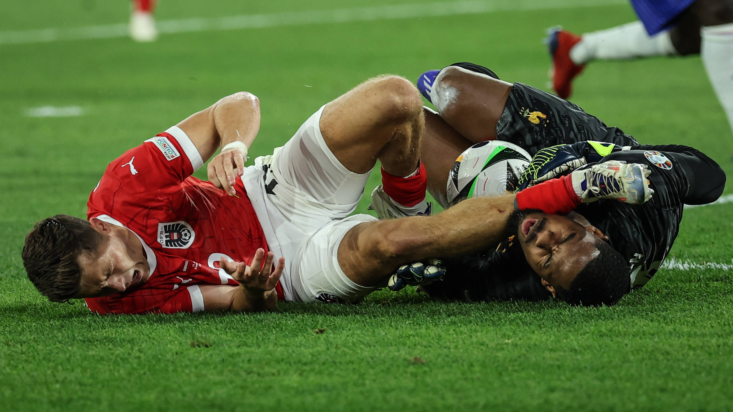 奥地利足球队惊艳亮相,晋级下一轮 奥地利足球队惊艳亮相,晋级下一轮