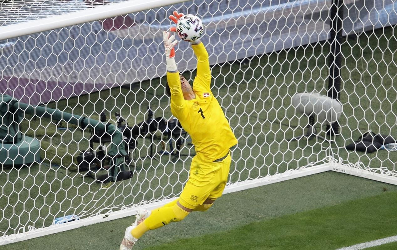 拜仁慕尼黑一胜难求,踢出欧洲宠儿行列 拜仁慕尼黑一胜难求,踢出欧洲宠儿行列