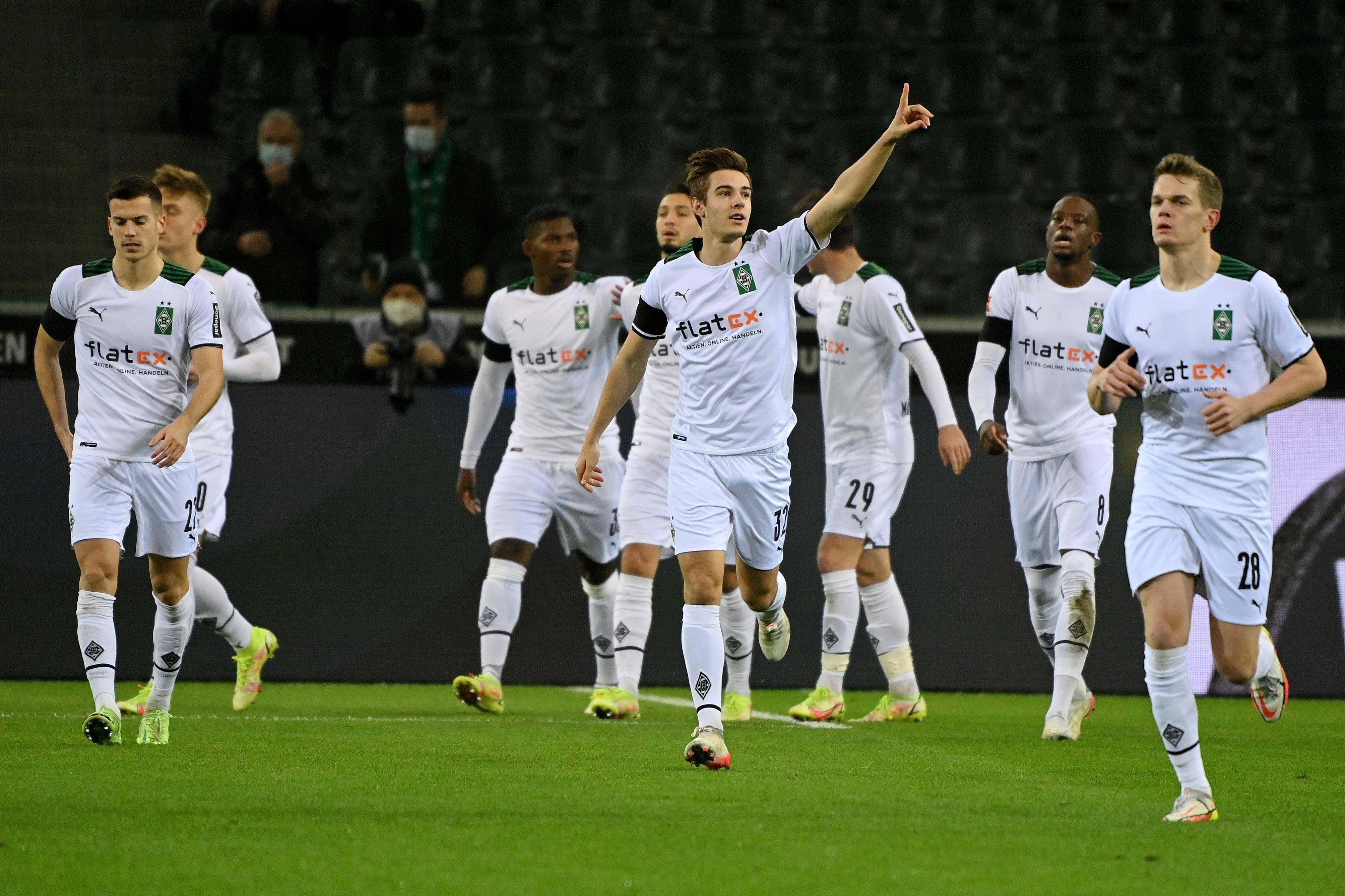 奥格斯堡客场不敌沃尔夫斯堡,积分榜下滑 奥格斯堡客场不敌沃尔夫斯堡,积分榜下滑