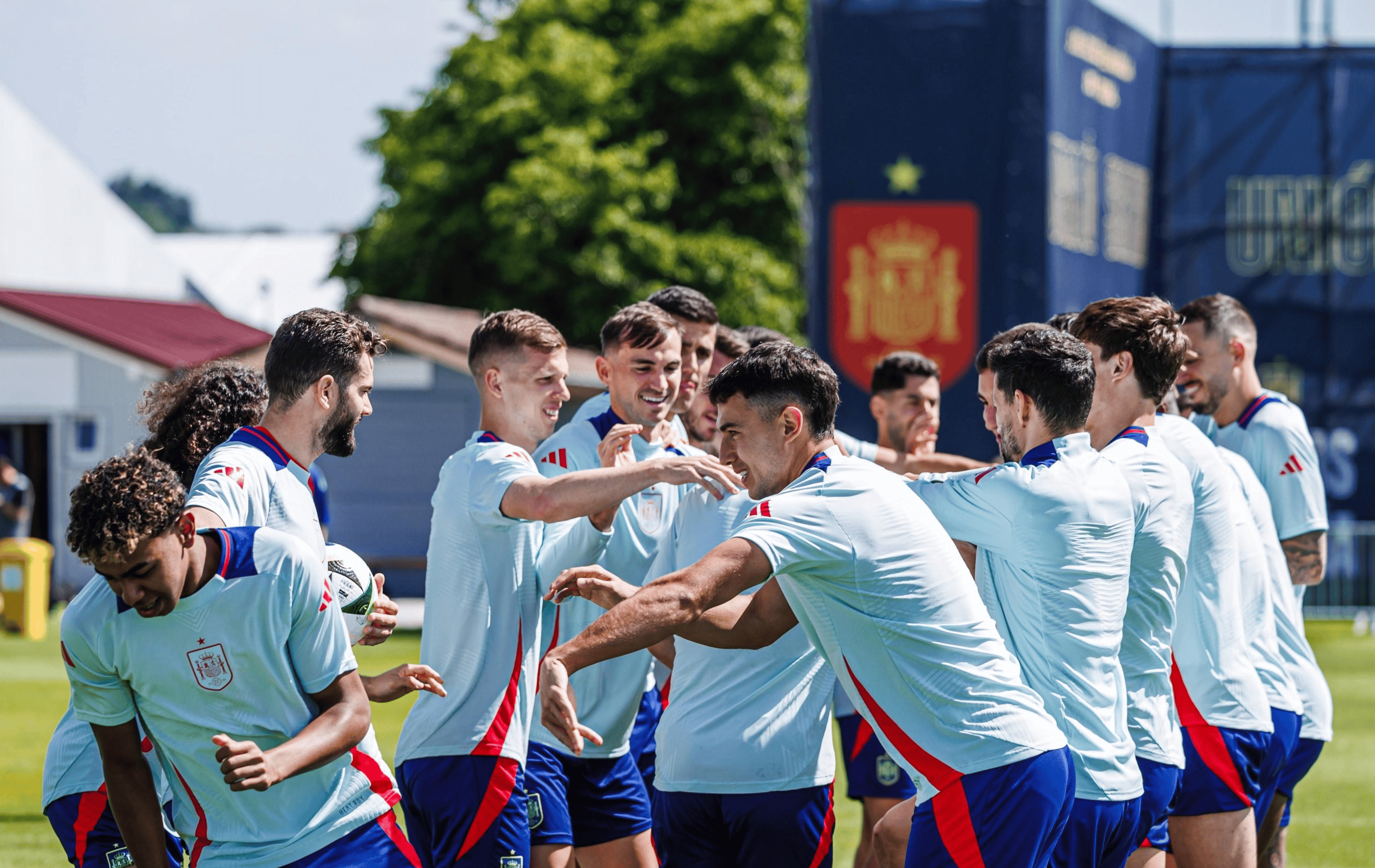 开云平台-西班牙球队击败意大利对手，展现强大实力！的简单介绍