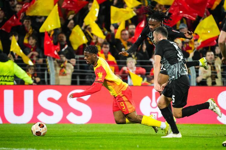 荷兰球队在欧冠比赛中展现出色表现 荷兰球队在欧冠比赛中展现出色表现