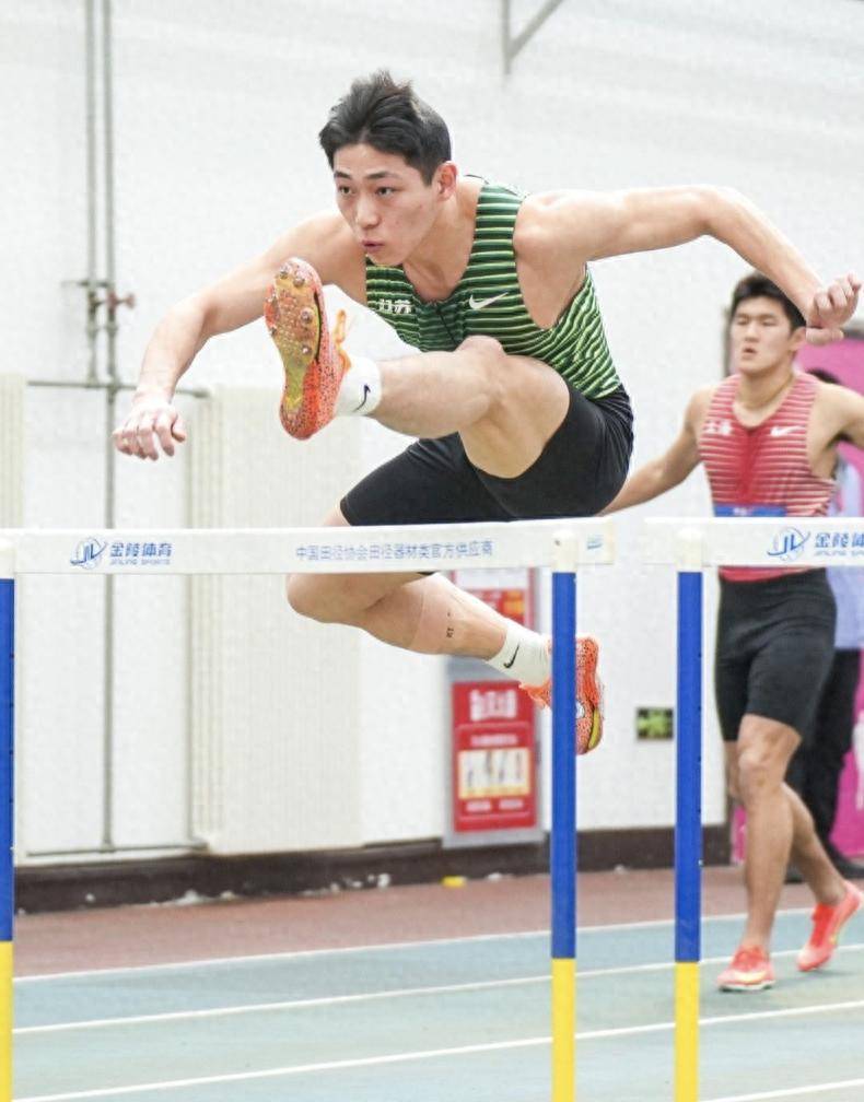 开云体育在线-运动员们为荣誉而战，体育精神闪耀