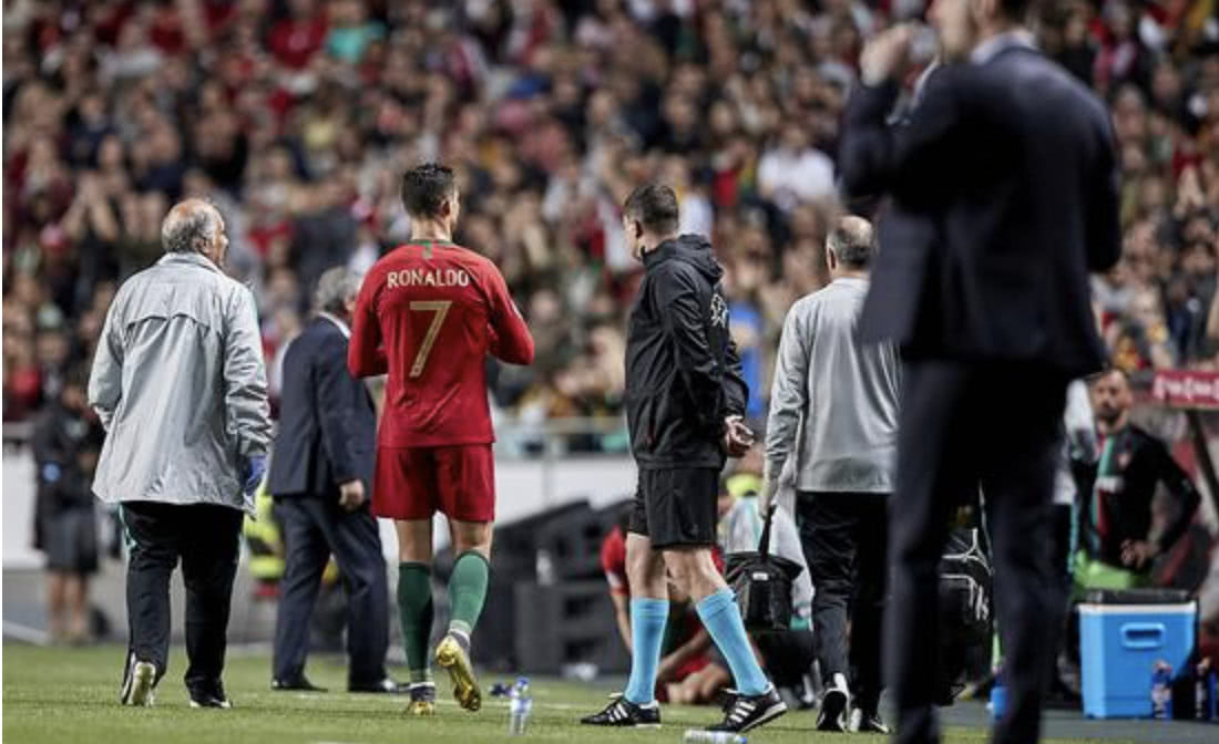 欧预赛荷兰遭遇挑战，在匈牙利险胜