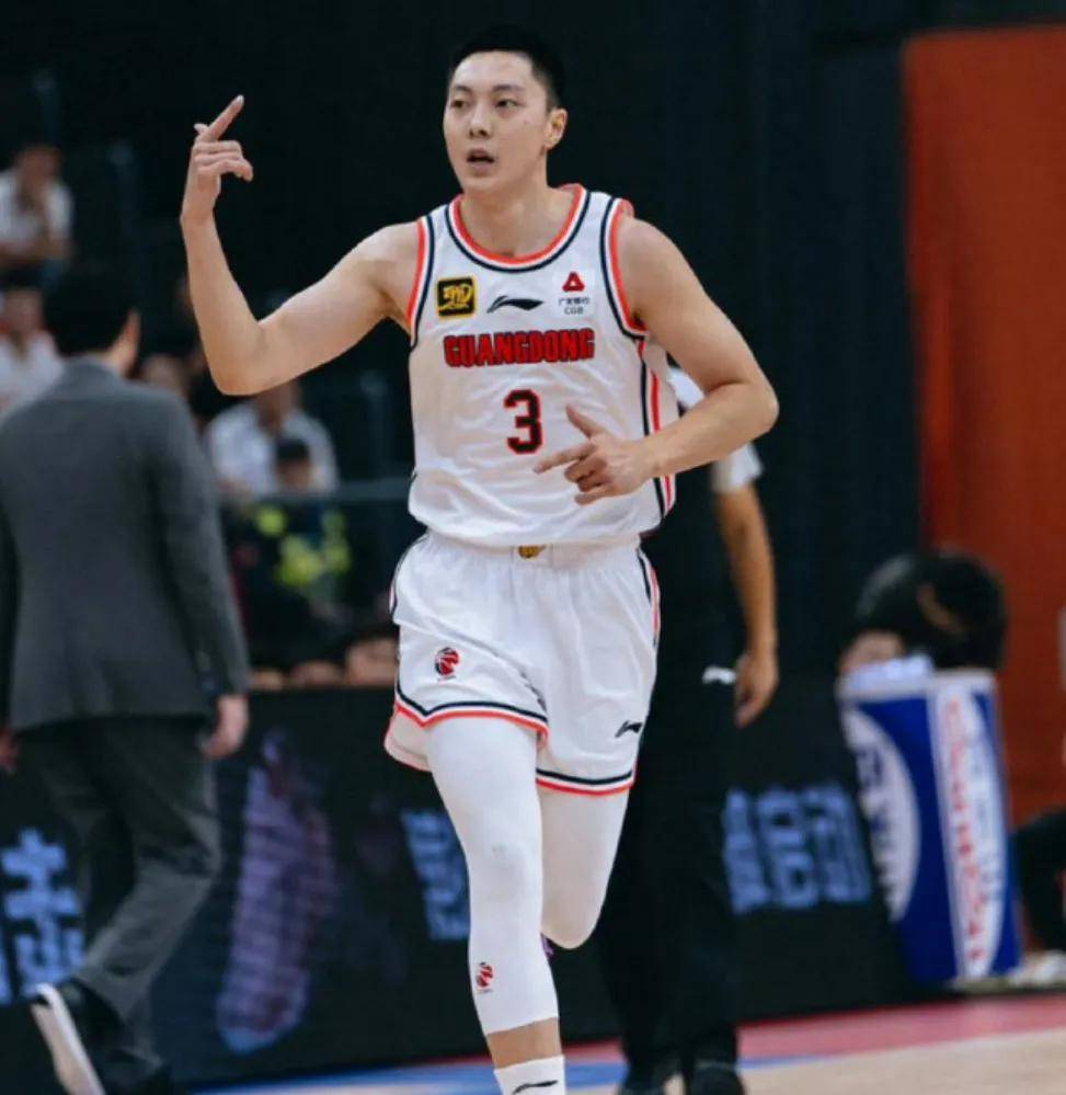 开云体育平台APP-广东男篮再胜新疆男篮，强势晋级