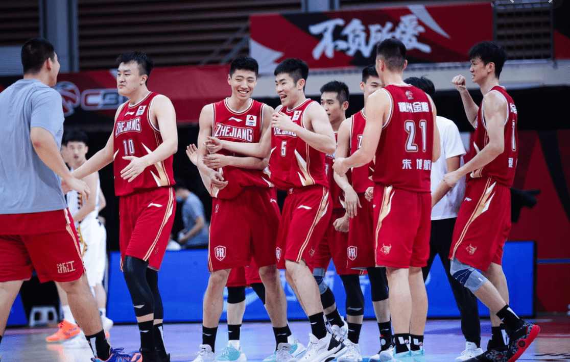 开云体育-天津泰达后卫姜至鹏：全队团结一心，以最佳状态迎接后续比赛