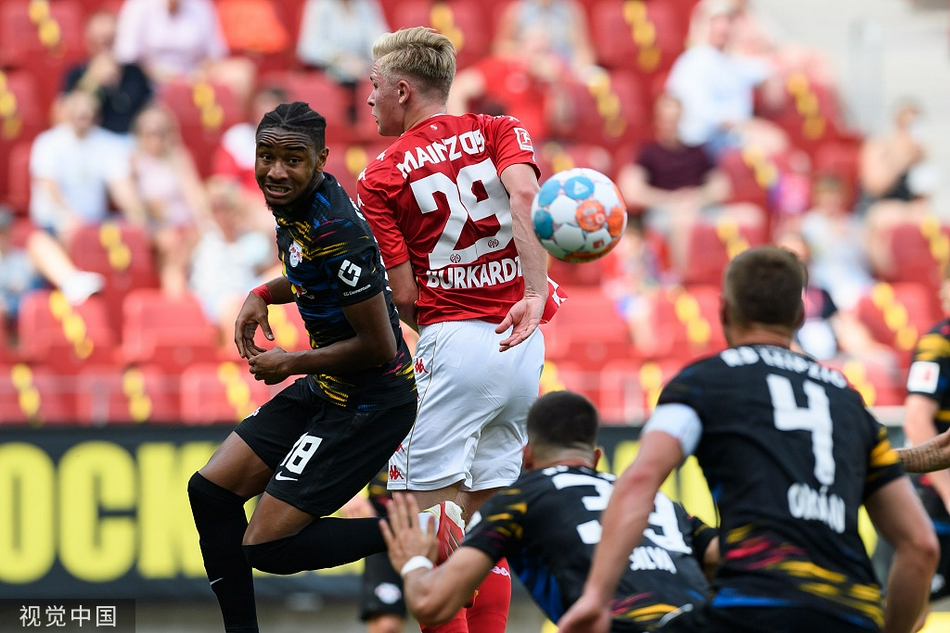 开云体育入口-关于莱比锡红牛鏖战中国，库尔图瓦点燃赛场的信息