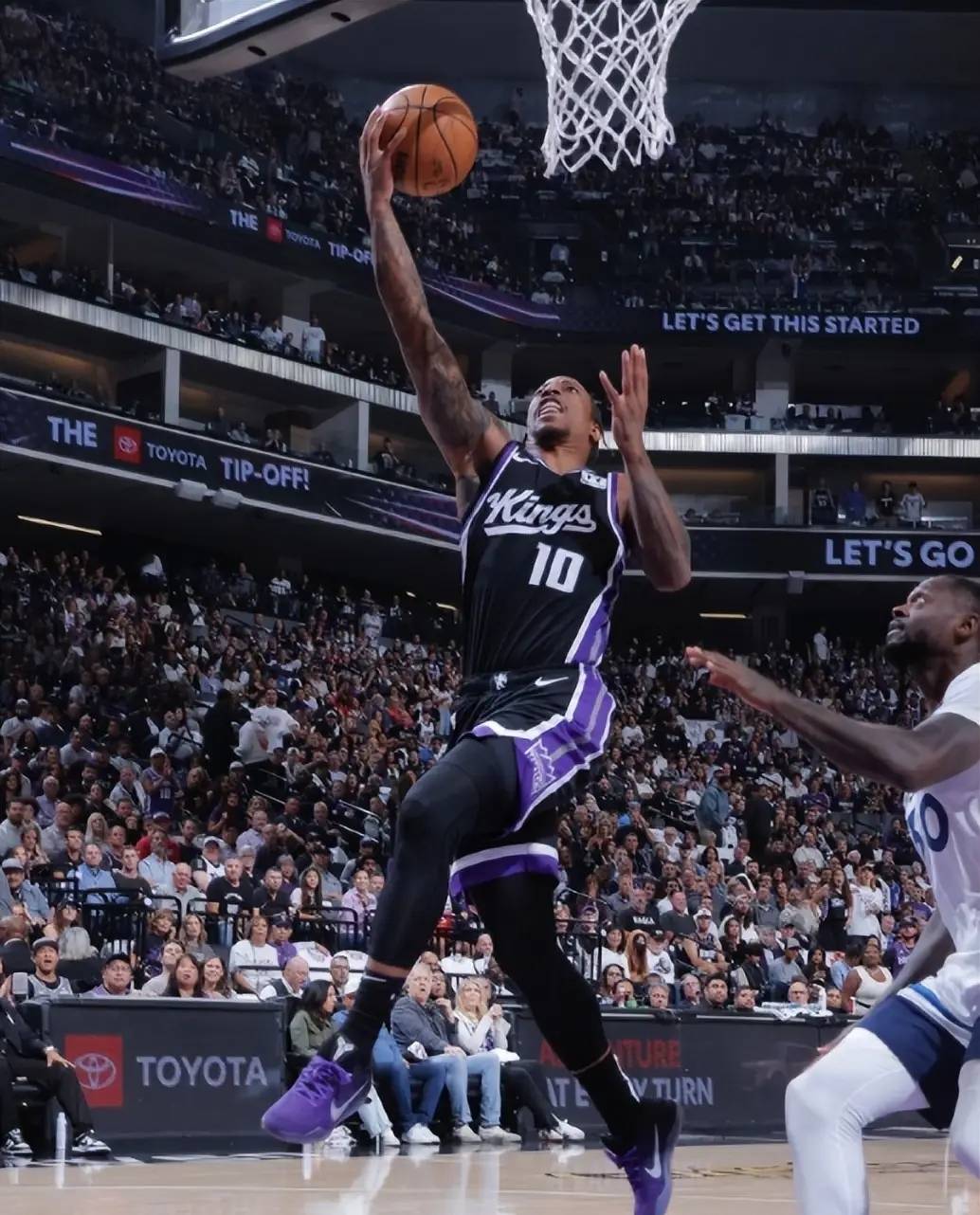 尼克斯绝杀辽宁队，德罗赞高光表现