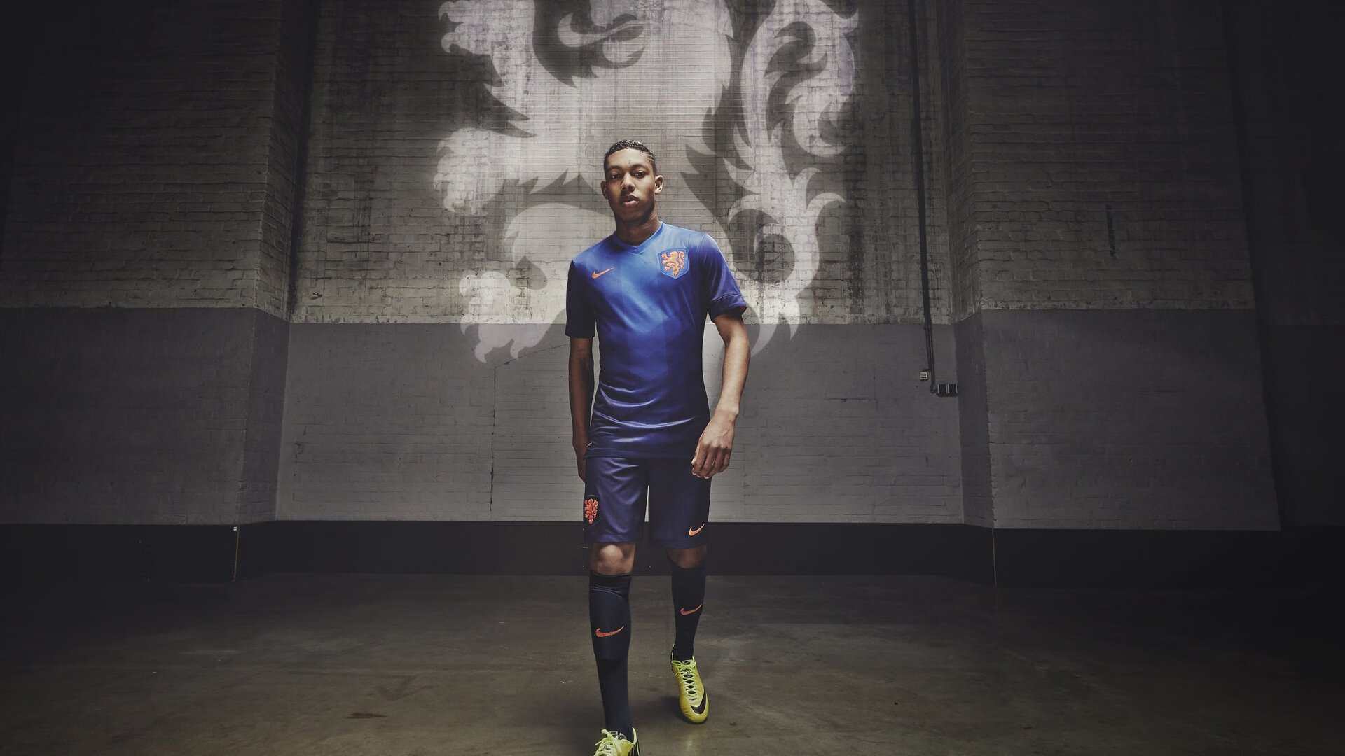 南美雄鹰踏平亚平宁堡垒，恩佐单骑撕裂那不勒斯铁幕